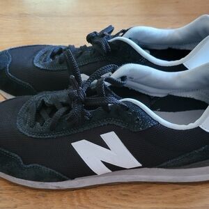 New Balance Men's Black and Gray Sneakers